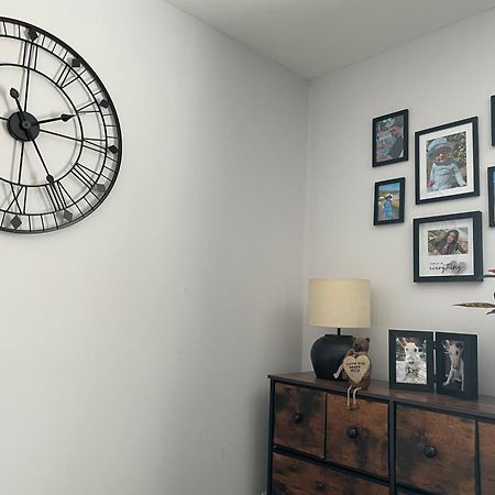 Cosy Home From Home With Private Bathroom - Free Parking Кардиф Екстериор снимка