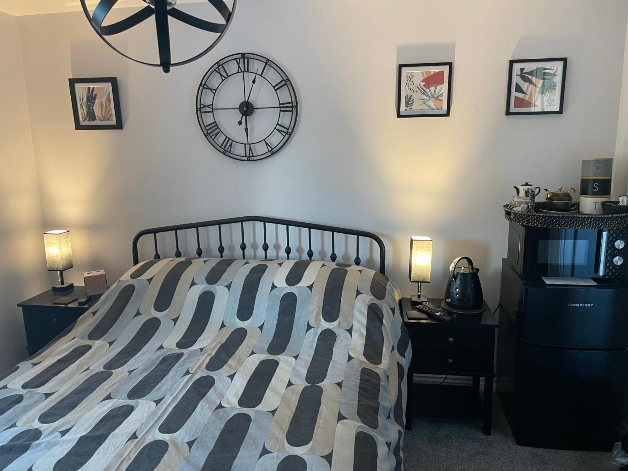 Cosy Home From Home With Private Bathroom - Free Parking Кардиф Екстериор снимка