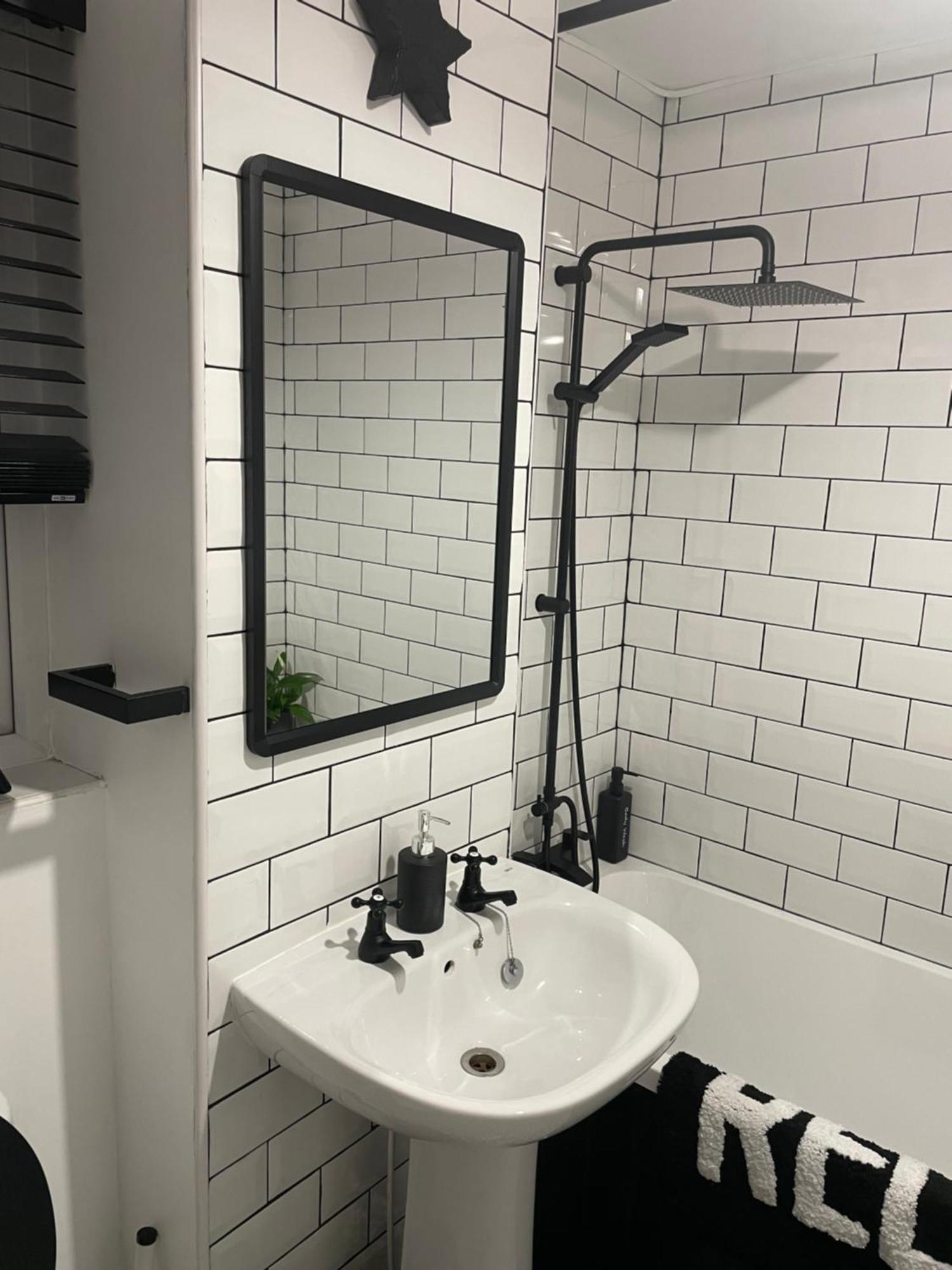 Cosy Home From Home With Private Bathroom - Free Parking Кардиф Екстериор снимка